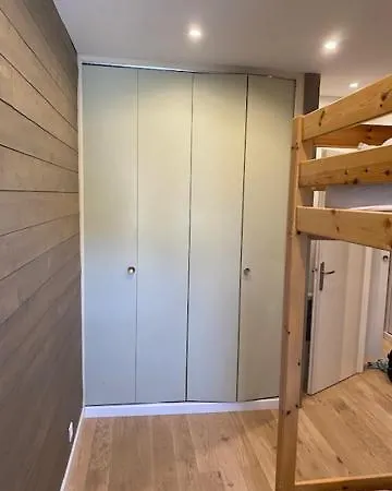 Bonascre Superbe Pied De Piste Daire